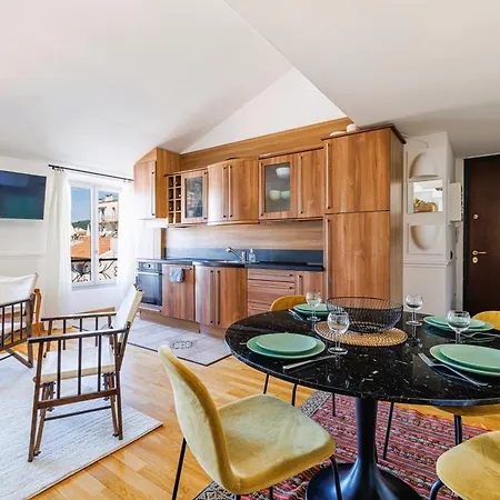 Spacieux duplex - Carré d'or - à 2 min de la mer *