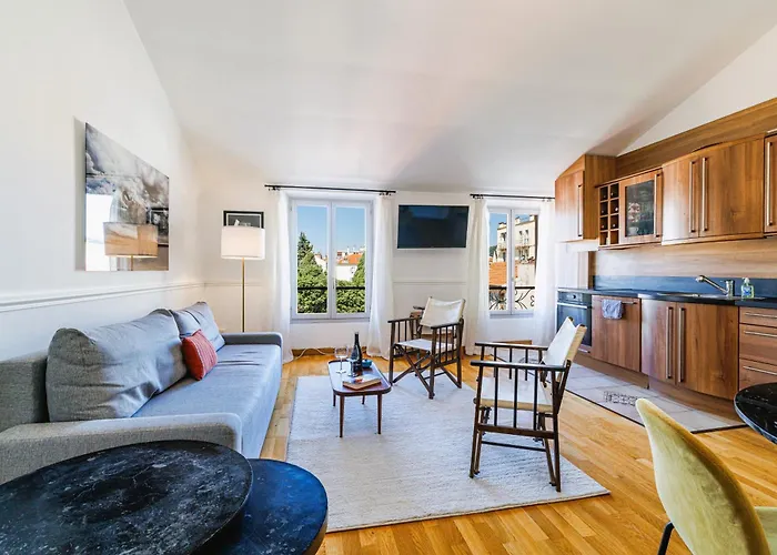 Spacieux duplex - Carré d'or - à 2 min de la mer *