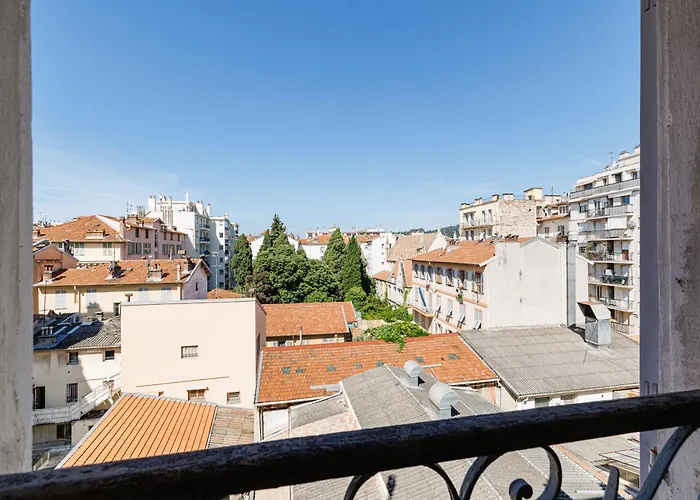 Spacieux duplex - Carré d'or - à 2 min de la mer *