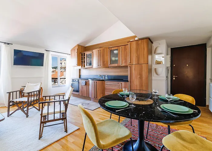Spacieux duplex - Carré d'or - à 2 min de la mer *